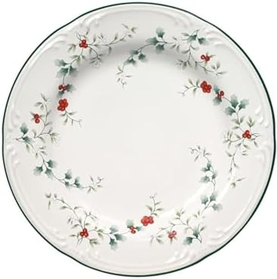 Pfaltzgraff Winterberry Salad Plate
