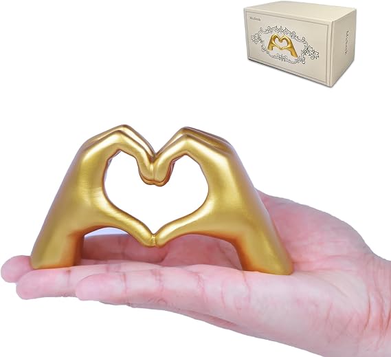 MuSeek Gold Heart Hands Sculpture, Resin Romantic Couple Statue, Small Aesthetic Room Decor for Living Room Bookshelf Desk, Anniversary Valentine Gifts for Women Girlfriend