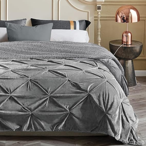 KAWAHOME Super Soft Minky Blanket King Size Extra Warm Pinched Pleat Sherpa Winter 410GSM Blanket for Couch Sofa Bed, 108" X 90" (Grey)