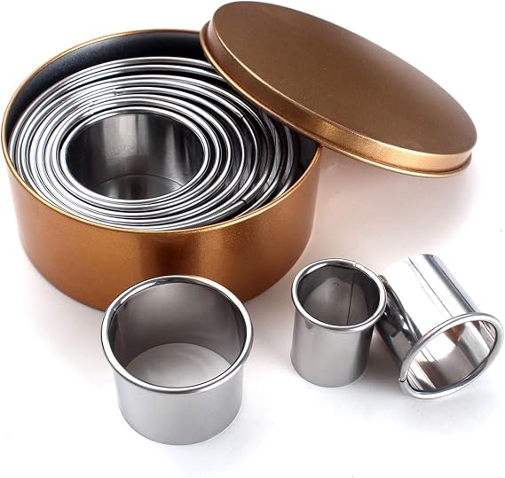 Round Stainless Steel Cookie Biscuit Cutters Set in Storage Tin, Assorted Sizes, 11 Pieces