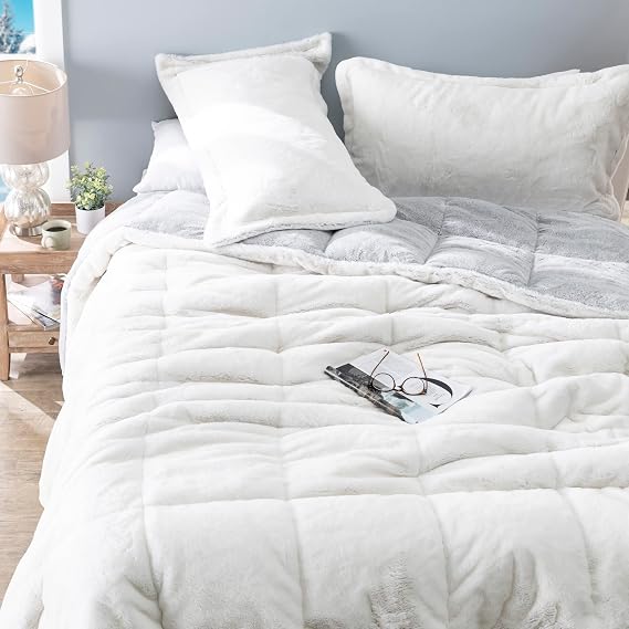 Whiteout Chunky Bunny Coma Inducer Lightweight King Oversize Comforter Set