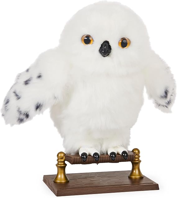 Wizarding World, Enchanting Hedwig Interactive Harry Potter Owl with Over 15 Sounds and Movements and Hogwarts Envelope, Kids Toys for Ages 5 and up