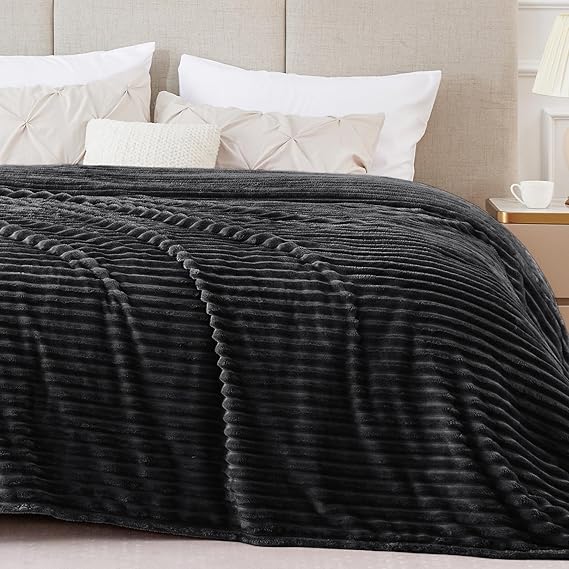 BEDELITE Fleece Blanket King Size 3D Ribbed Jacquard Soft and Warm Decorative Fuzzy Blankets Cozy, Fluffy, Plush Lightweight Throw Blankets for Couch, Bed, Sofa(Black, 108x90 inches)